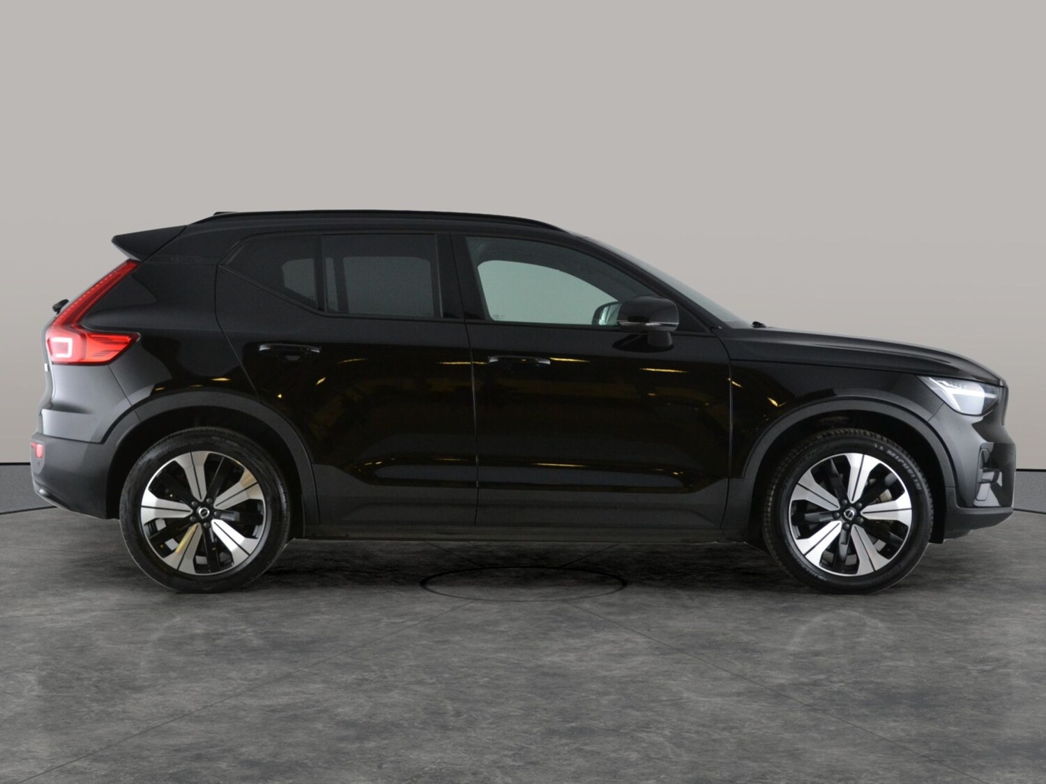 Used Volvo XC40 2023 for sale - 78178095: Photo 11