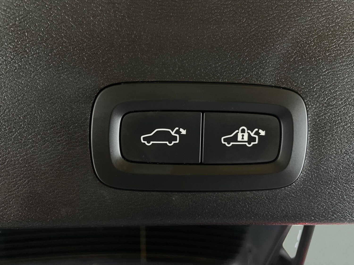 Used Volvo XC40 2023 for sale - 78178095: Photo 16