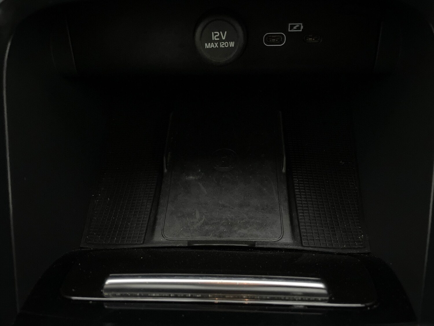 Used Volvo XC40 2023 for sale - 78178095: Photo 26