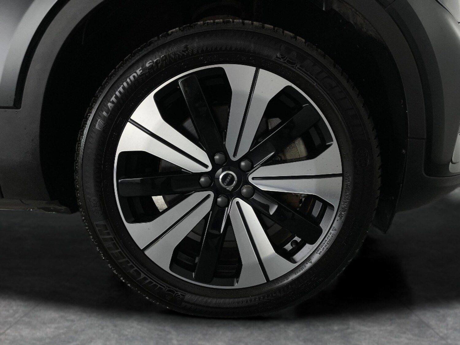 Used Volvo XC40 2023 for sale - 78178095: Photo 33