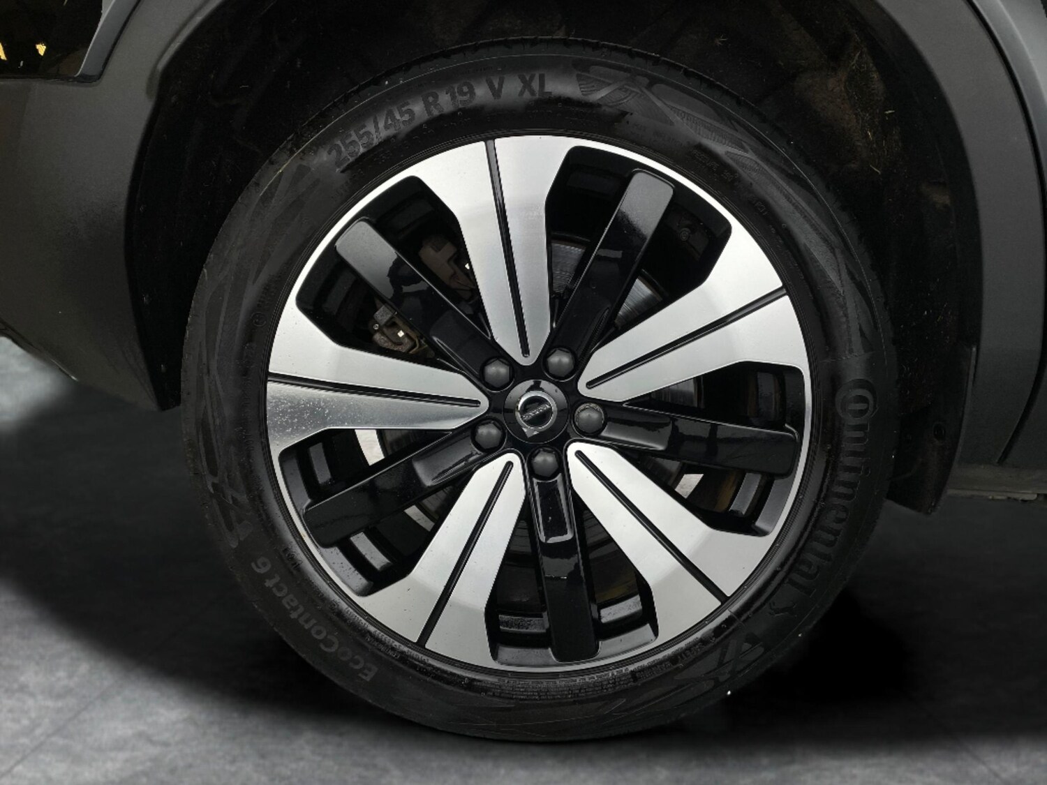 Used Volvo XC40 2023 for sale - 78178095: Photo 34