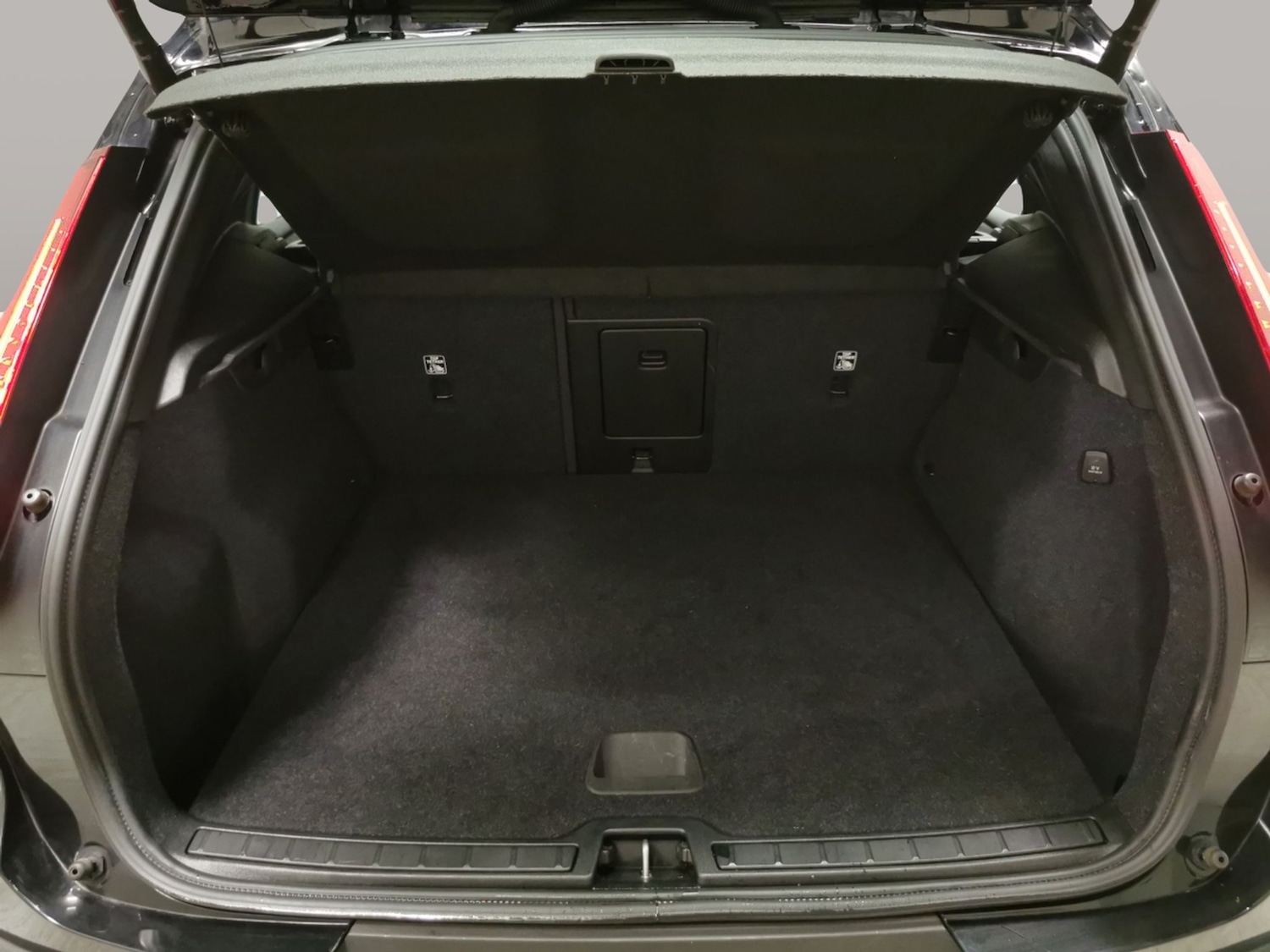 Used Volvo XC40 2024 for sale - 77639930: Photo 31