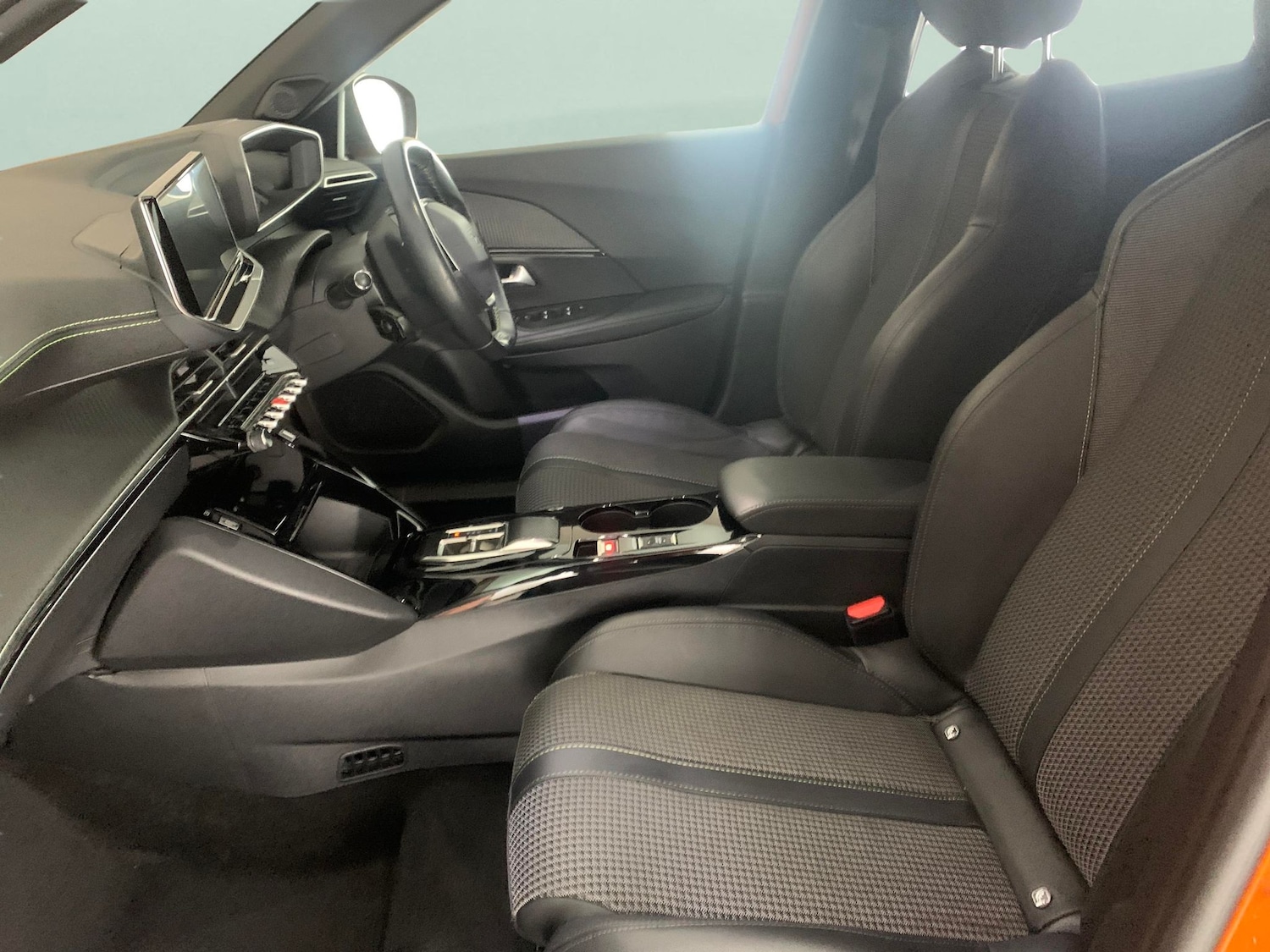 Used Peugeot E-2008 2022 for sale - 77244831: Photo 4