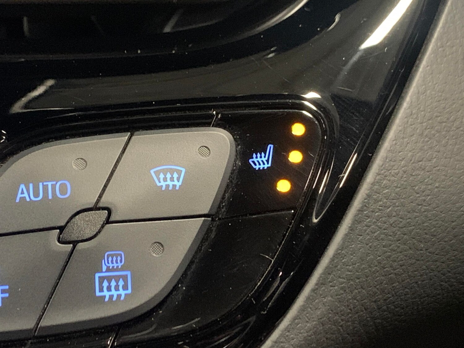 Used Toyota C-HR 2021 for sale - 76626136: Photo 17