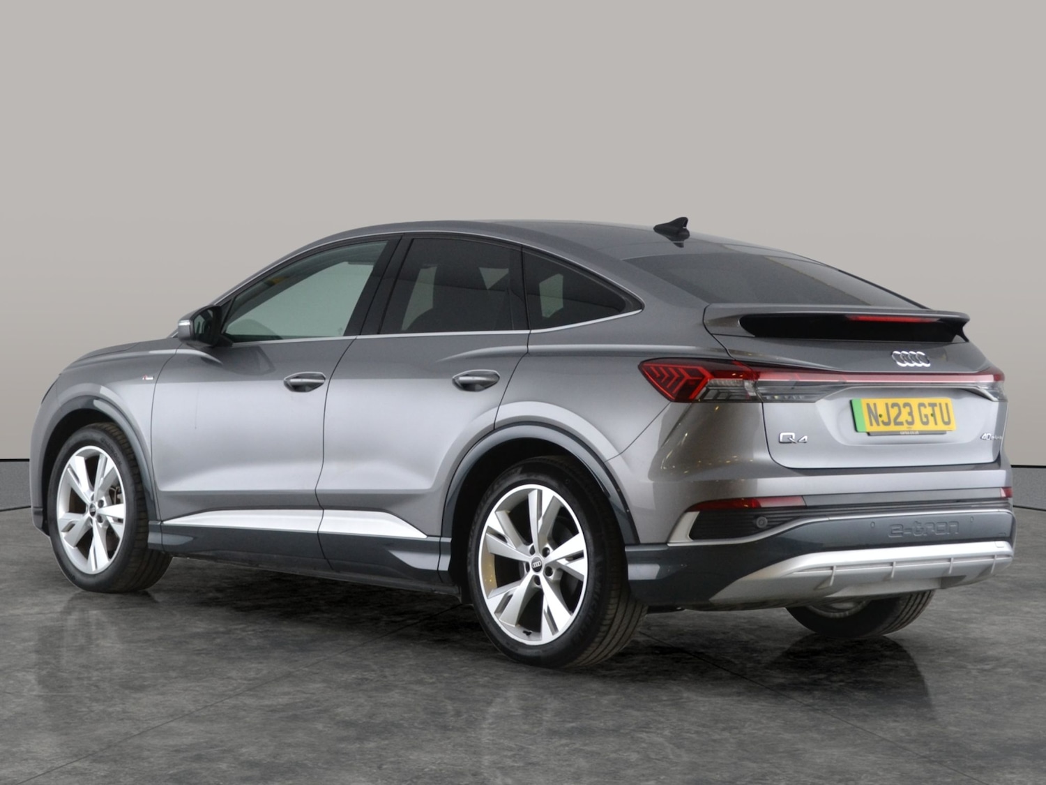 Used Audi Q4 e-tron 2023 for sale - 77833661: Photo 7