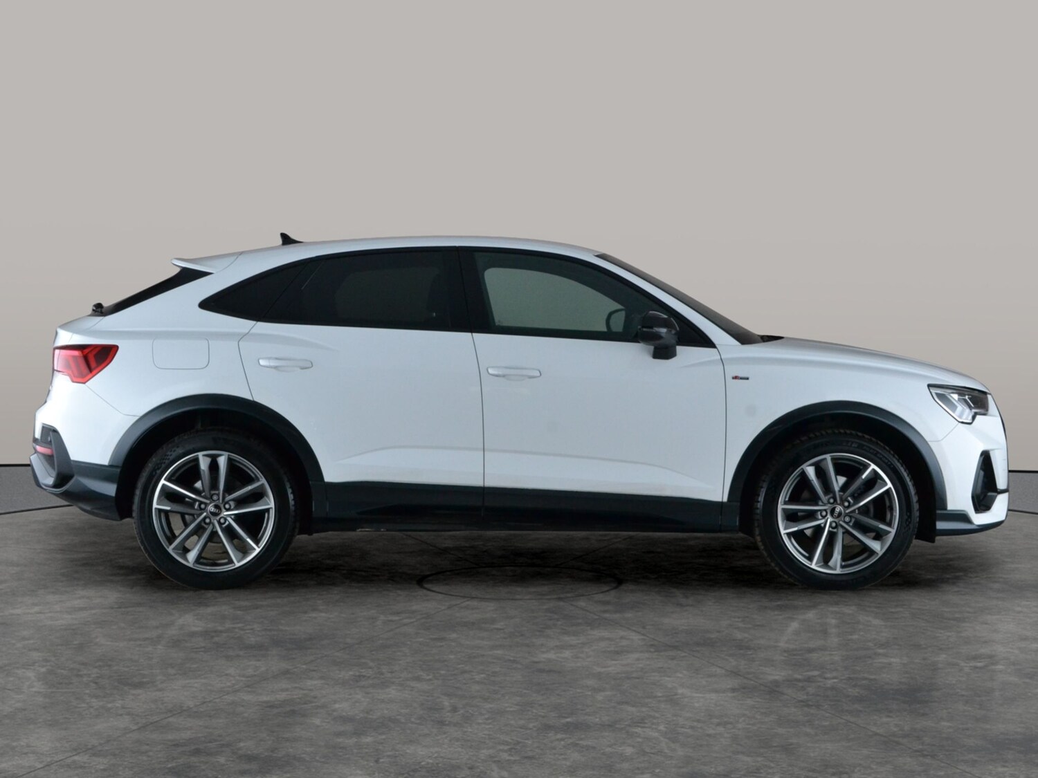 Used Audi Q3 2023 for sale - 78060019: Photo 8