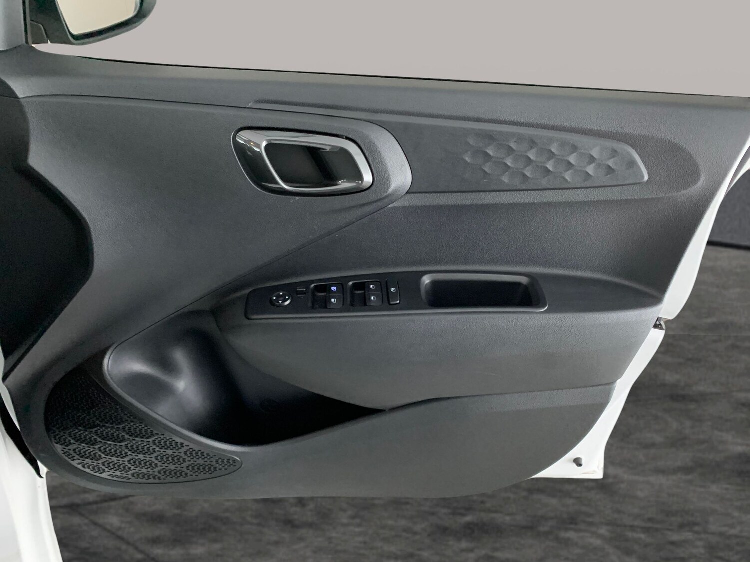 Used Hyundai i10 for sale - 77529901: Photo 28