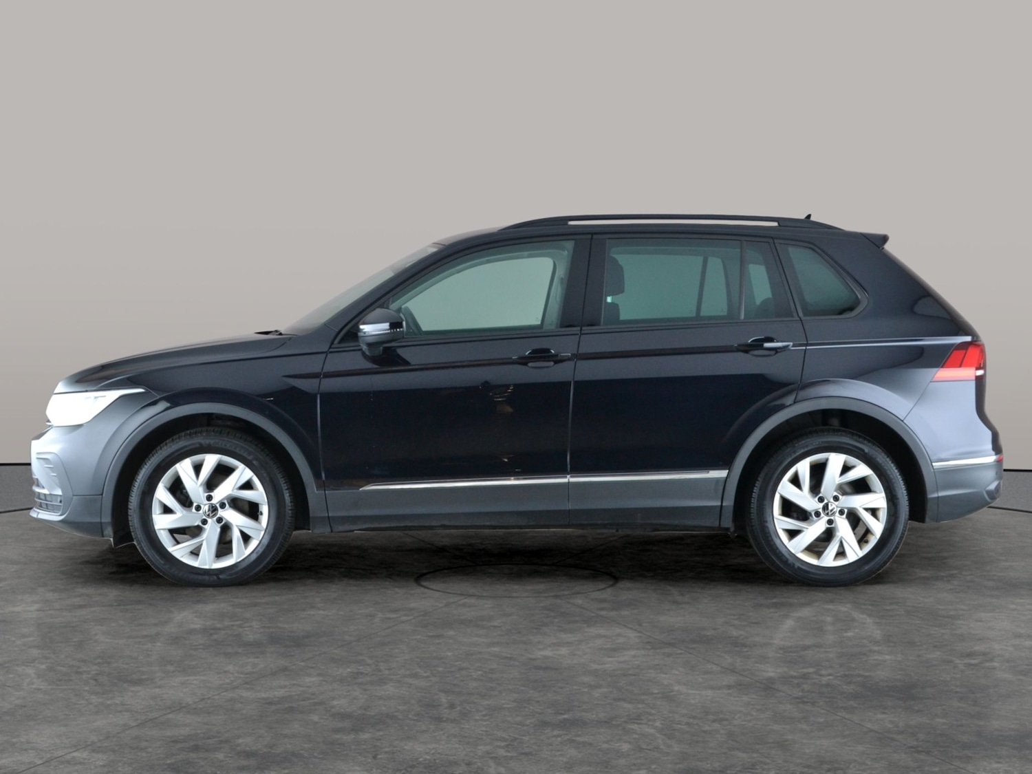 Used Volkswagen Tiguan 2021 for sale - 77581768: Photo 12