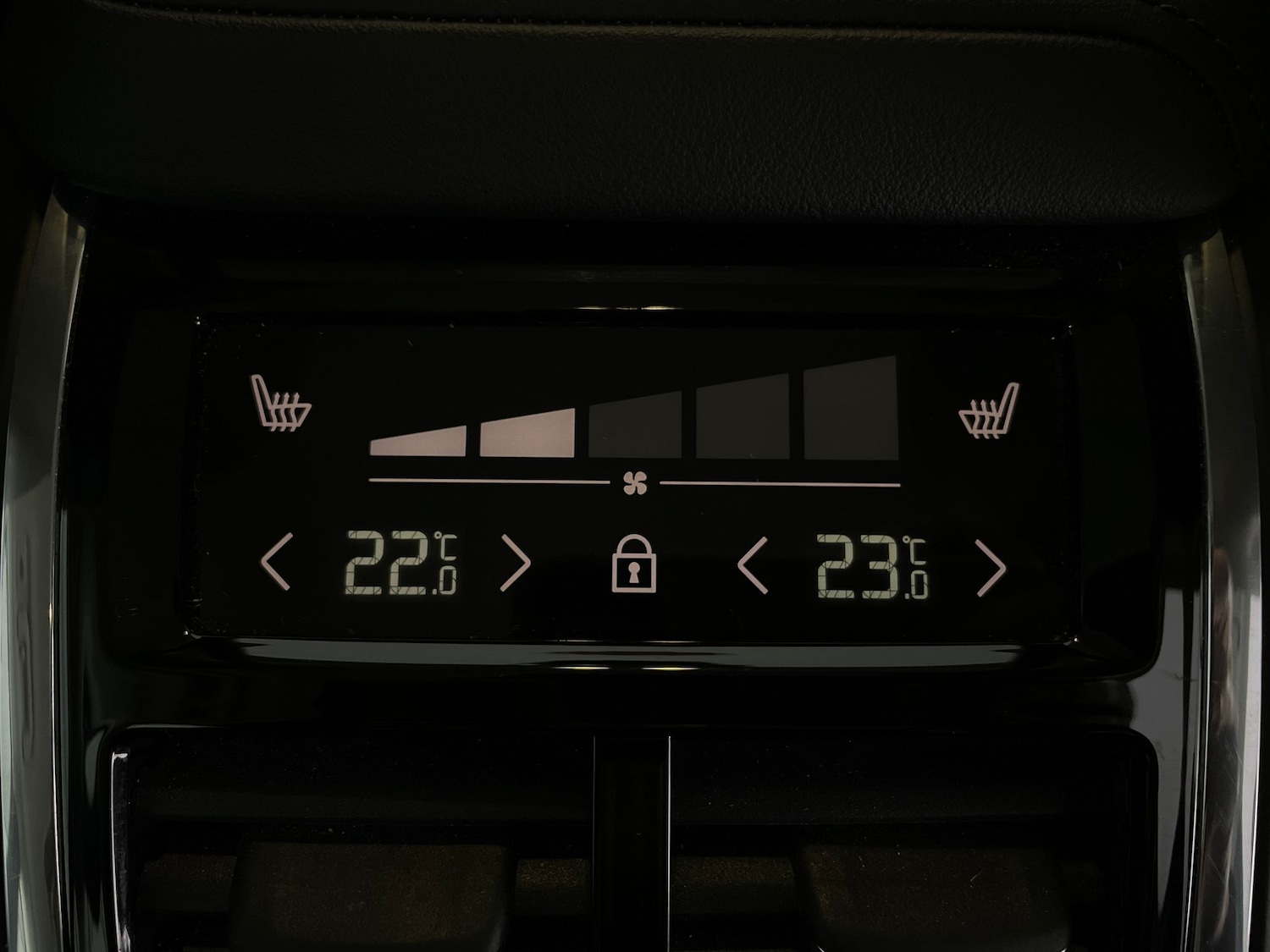 Used Volvo XC60 2022 for sale - 77435501: Photo 20