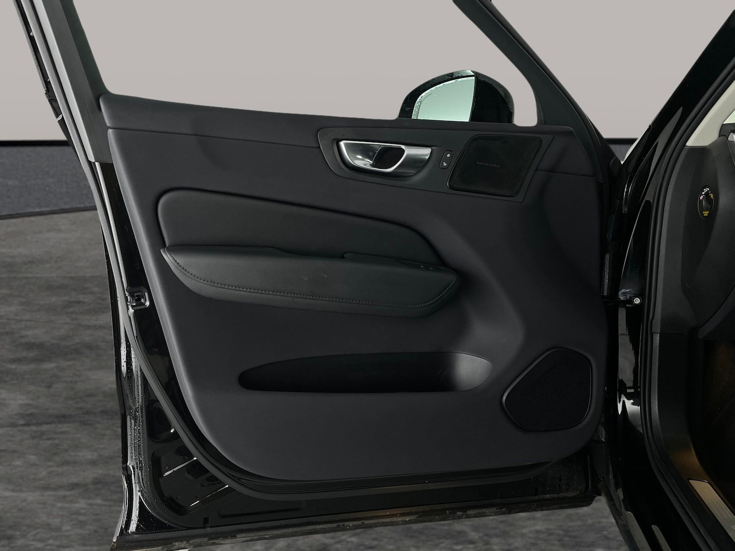 Used Volvo XC60 2022 for sale - 77435501: Photo 36