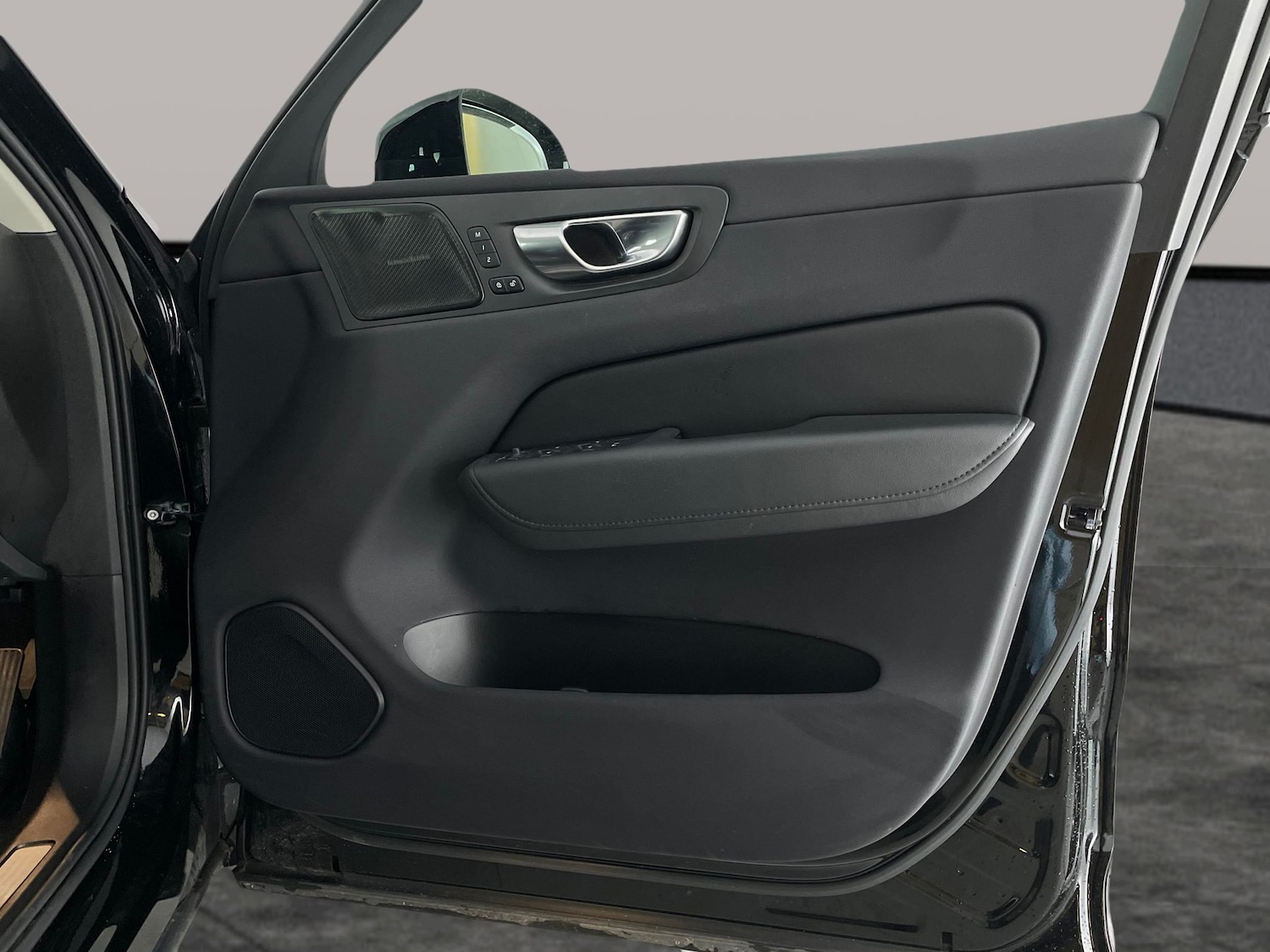 Used Volvo XC60 2022 for sale - 77435501: Photo 39