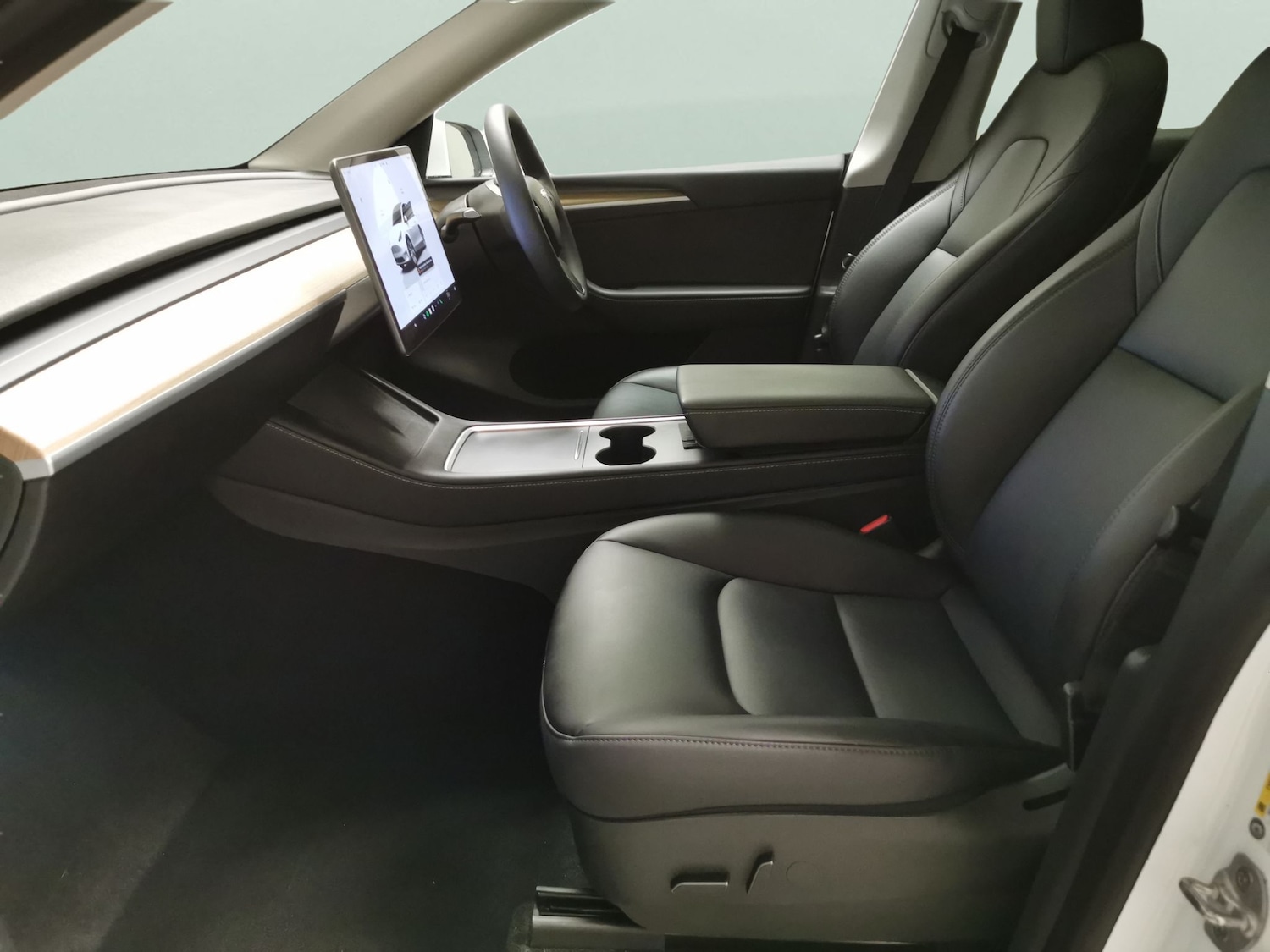 Used Tesla Model Y for sale - 77688775: Photo 4