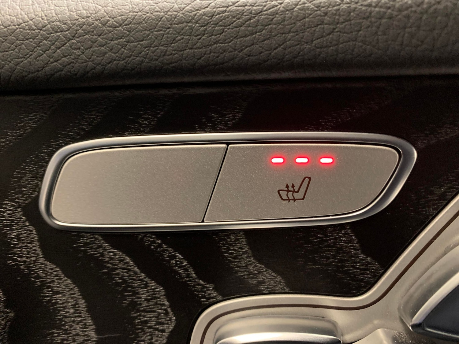Used Mercedes-Benz GLC 2018 for sale - 76339481: Photo 26