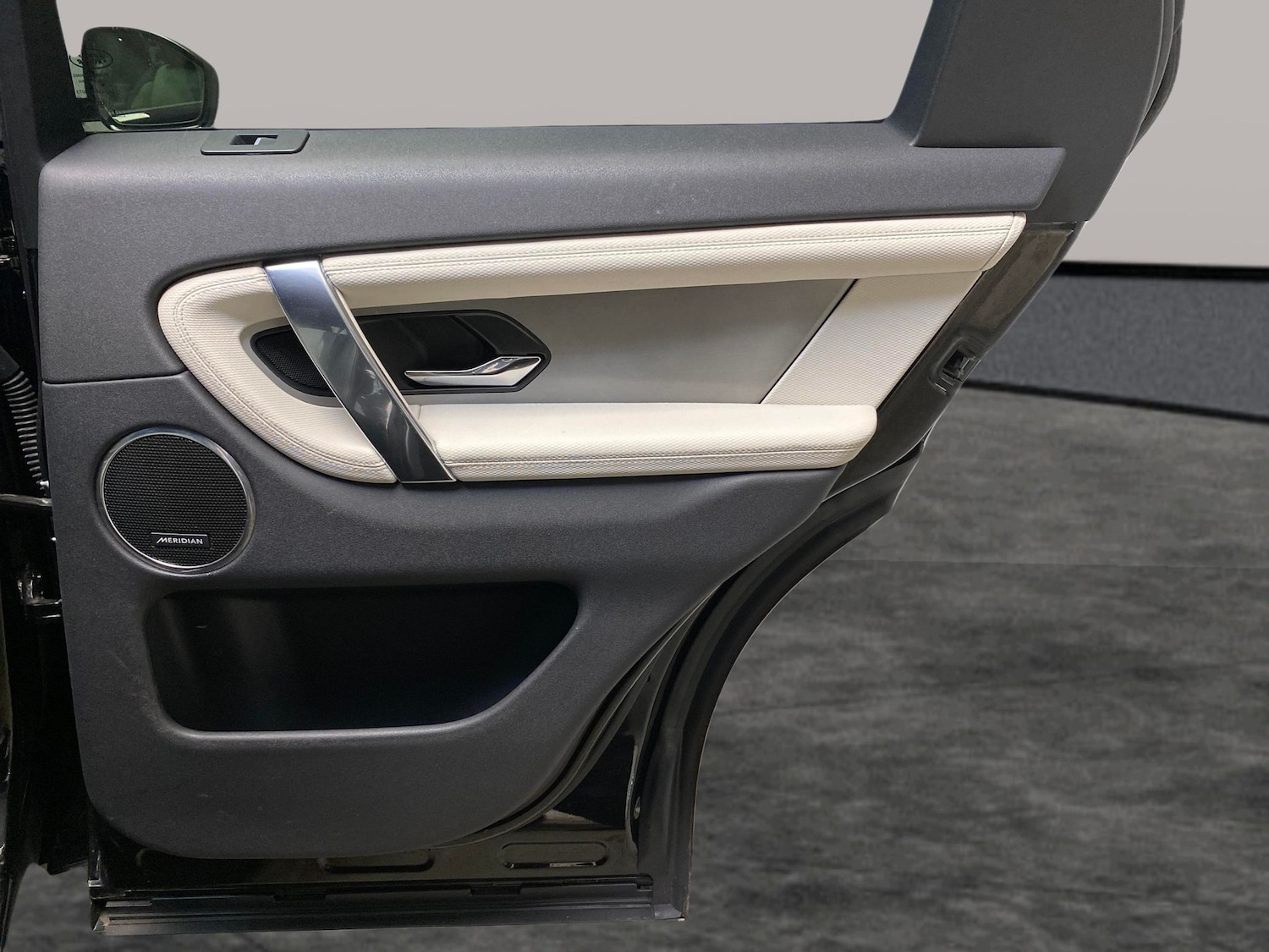 Used Land Rover Discovery Sport 2024 for sale - 78197830: Photo 32