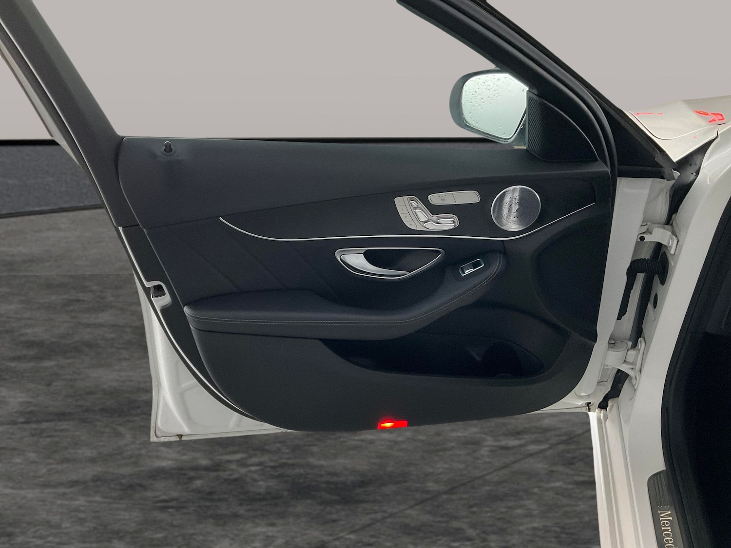 Used Mercedes-Benz C Class 2017 for sale - 76554972: Photo 32