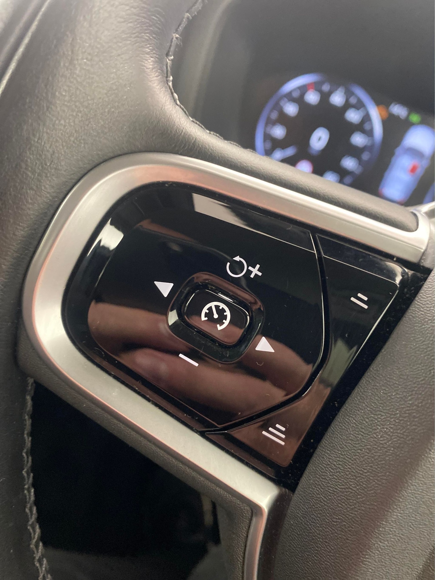 Used Volvo V60 2018 for sale - 77274561: Photo 22