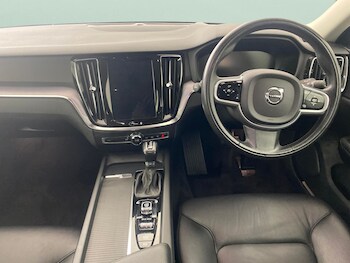 Used Volvo V60 2018 for sale - 77274561: Photo