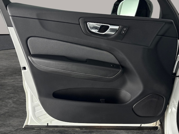Used Volvo XC60 2022 for sale - 76342415: Photo 41