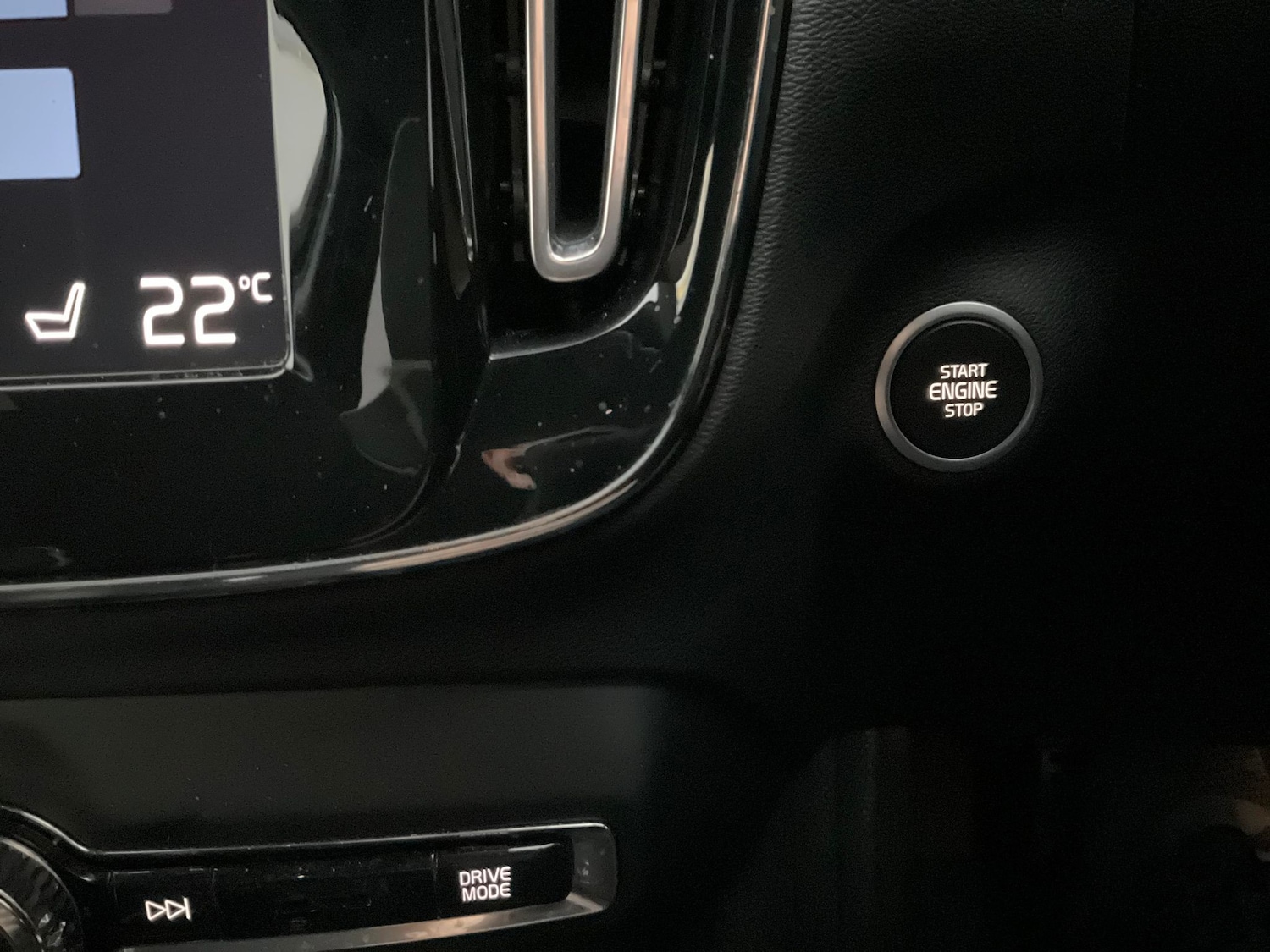 Used Volvo XC40 2022 for sale - 77170869: Photo 20