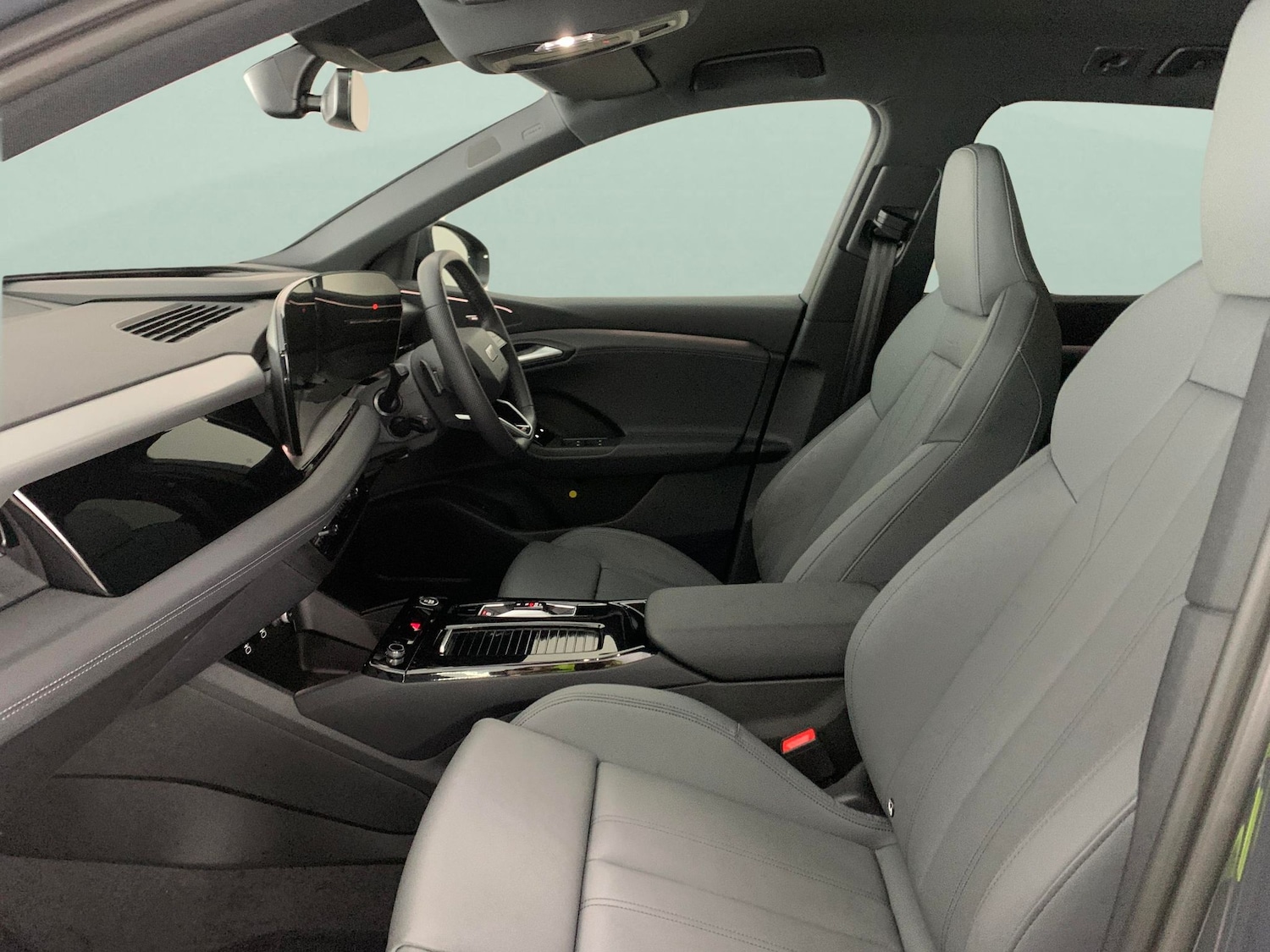 Used Audi Q6 e-tron 2025 for sale - 76491899: Photo 4