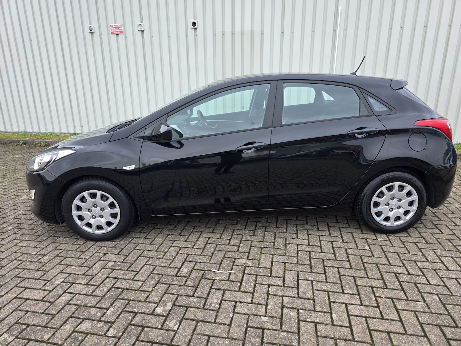 Used Hyundai i30 2012 for sale - 76536825: Photo 8