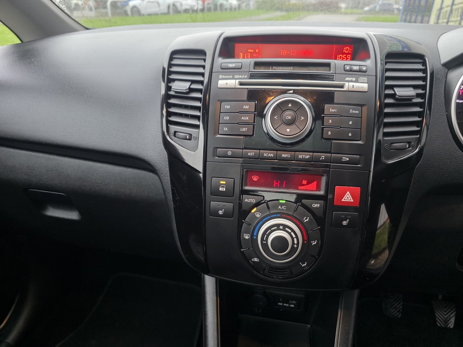 Used Kia Venga 2014 for sale - 76982788: Photo 14