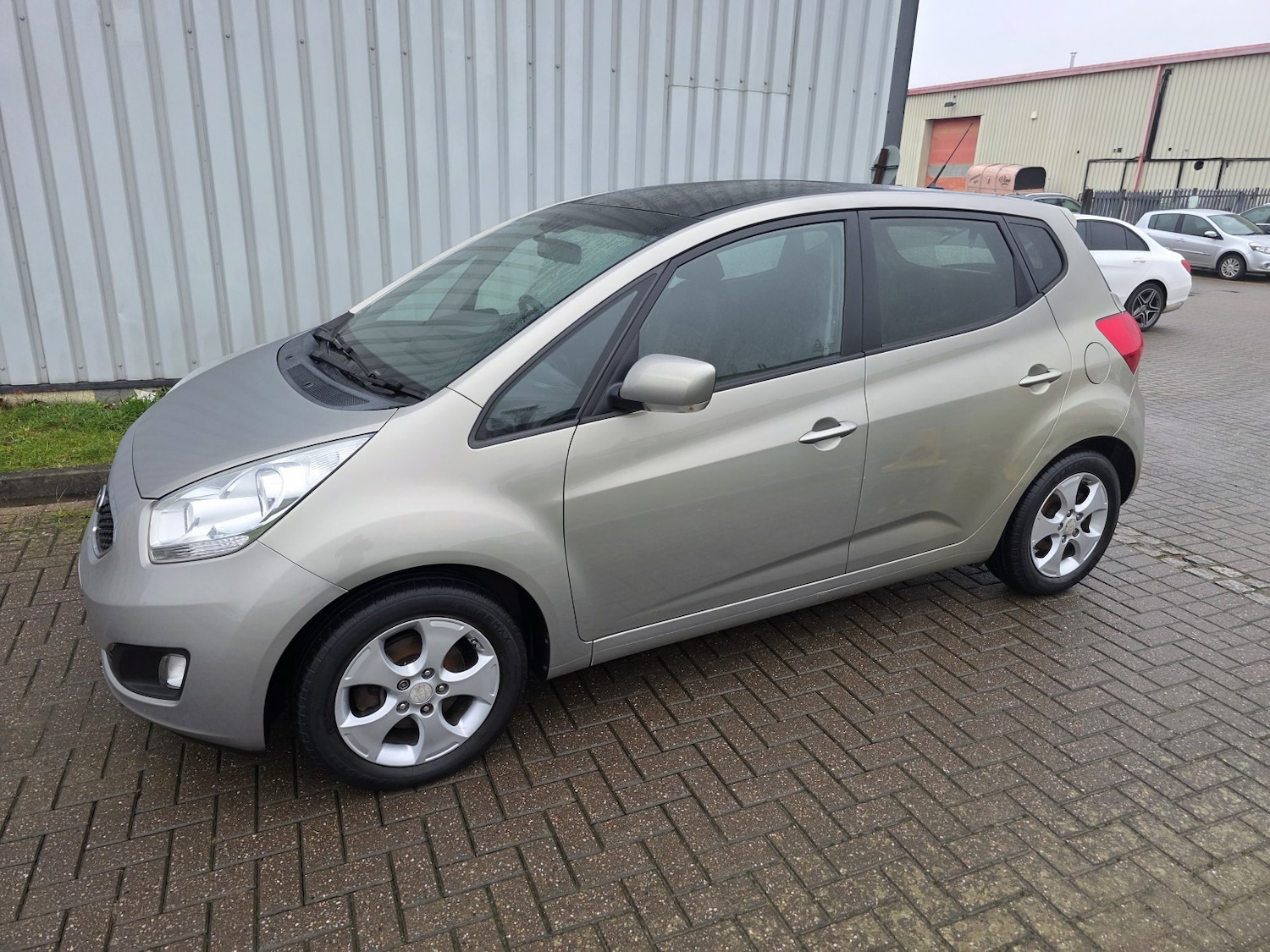 Used Kia Venga 2014 for sale - 76982788: Photo 6