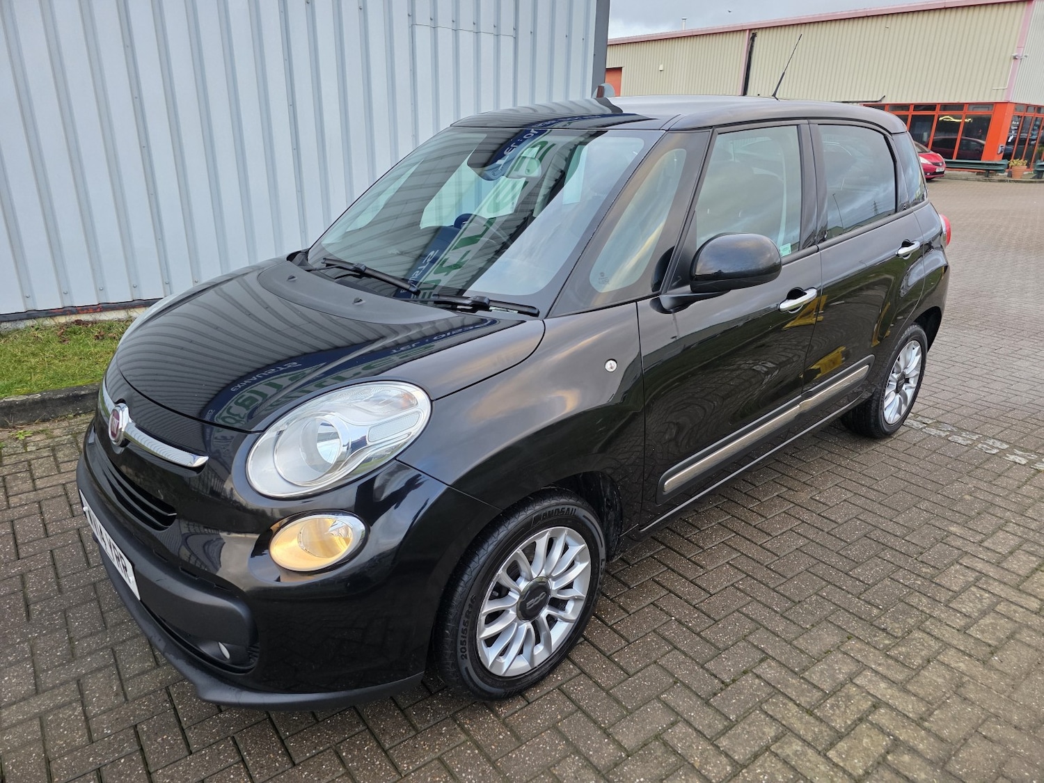 Used Fiat 500L 2014 for sale - 77303712: Photo 5