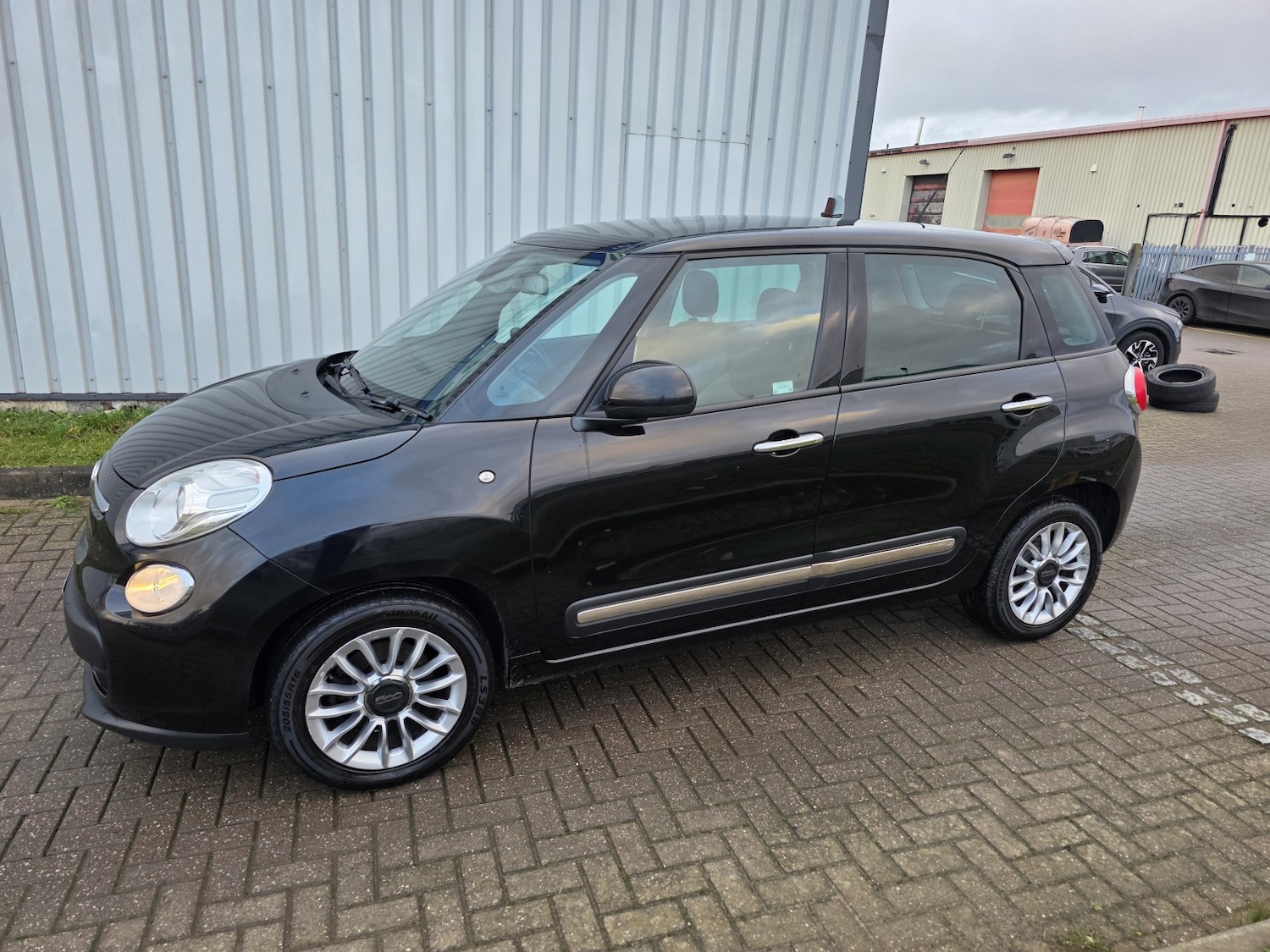 Used Fiat 500L 2014 for sale - 77303712: Photo 6