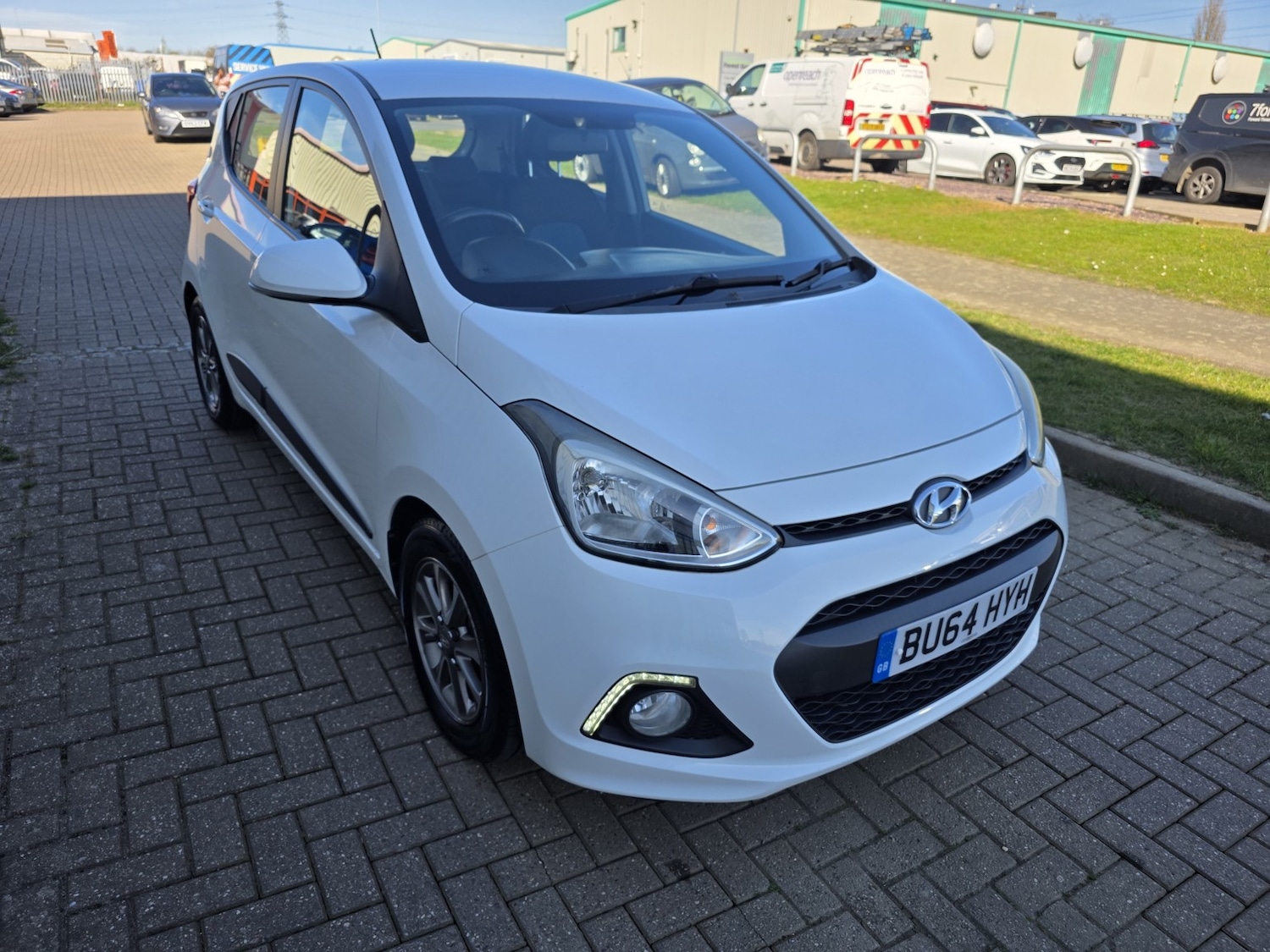 Used Hyundai i10 2014 for sale - 78155378: Photo 2