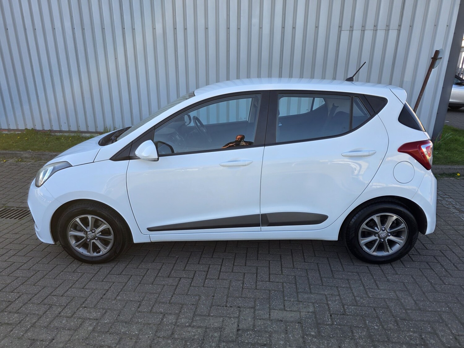 Used Hyundai i10 2014 for sale - 78155378: Photo 7