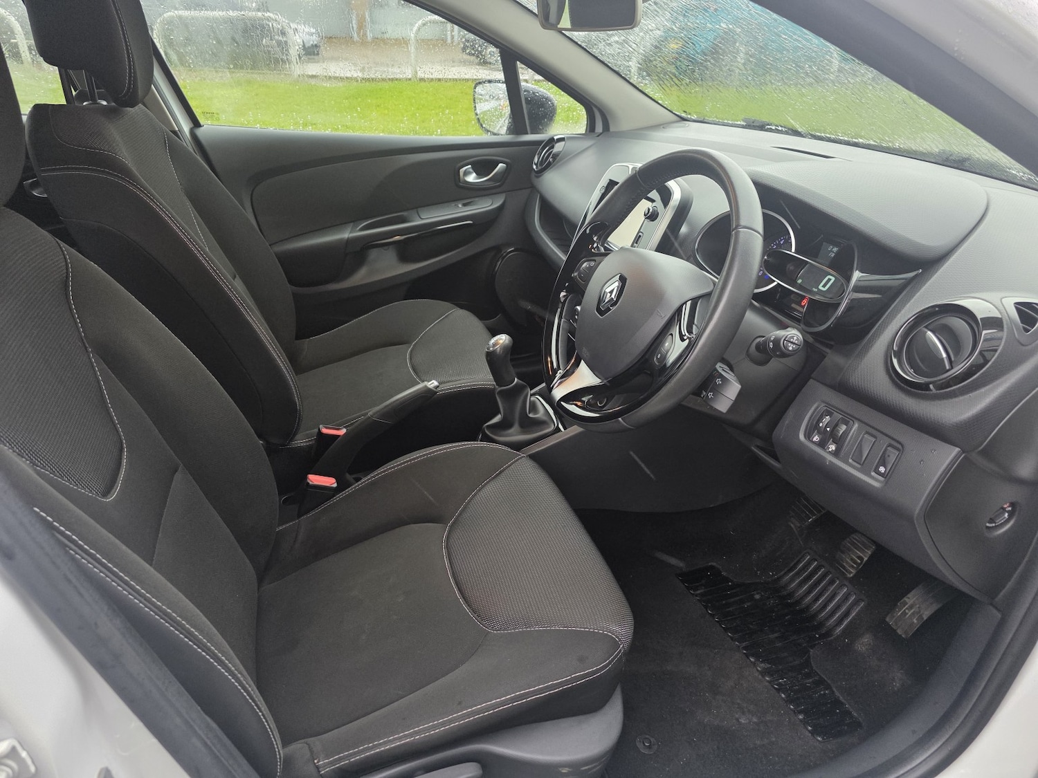 Used Renault Clio 2015 for sale - 77548261: Photo 11