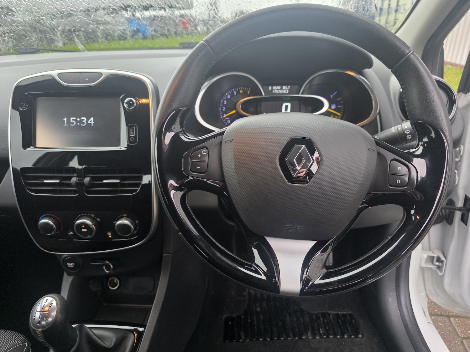 Used Renault Clio 2015 for sale - 77548261: Photo 12