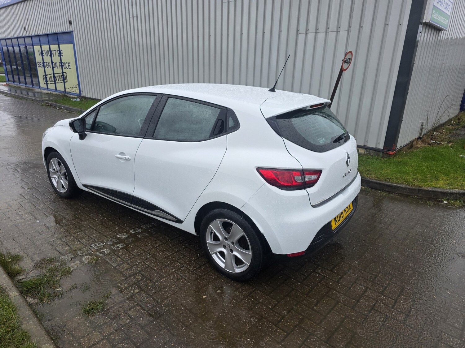 Used Renault Clio 2015 for sale - 77548261: Photo 7