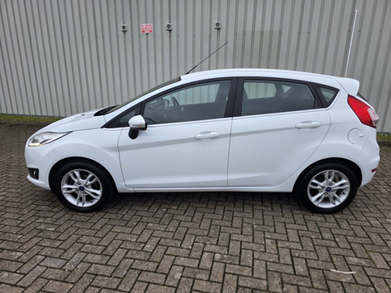Used Ford Fiesta 2016 for sale - 76536820: Photo 8