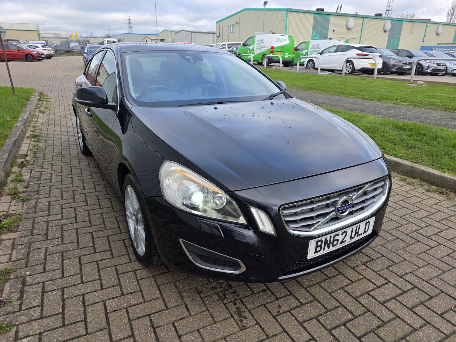 Used Volvo S60 2013 for sale - 76631521: Photo 2