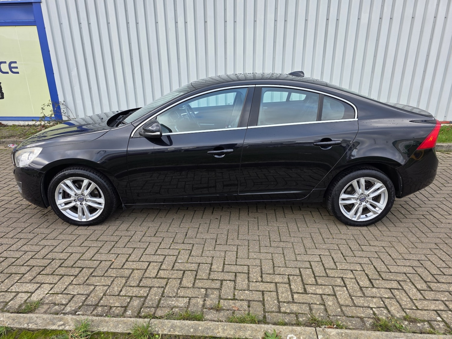 Used Volvo S60 2013 for sale - 76631521: Photo 7