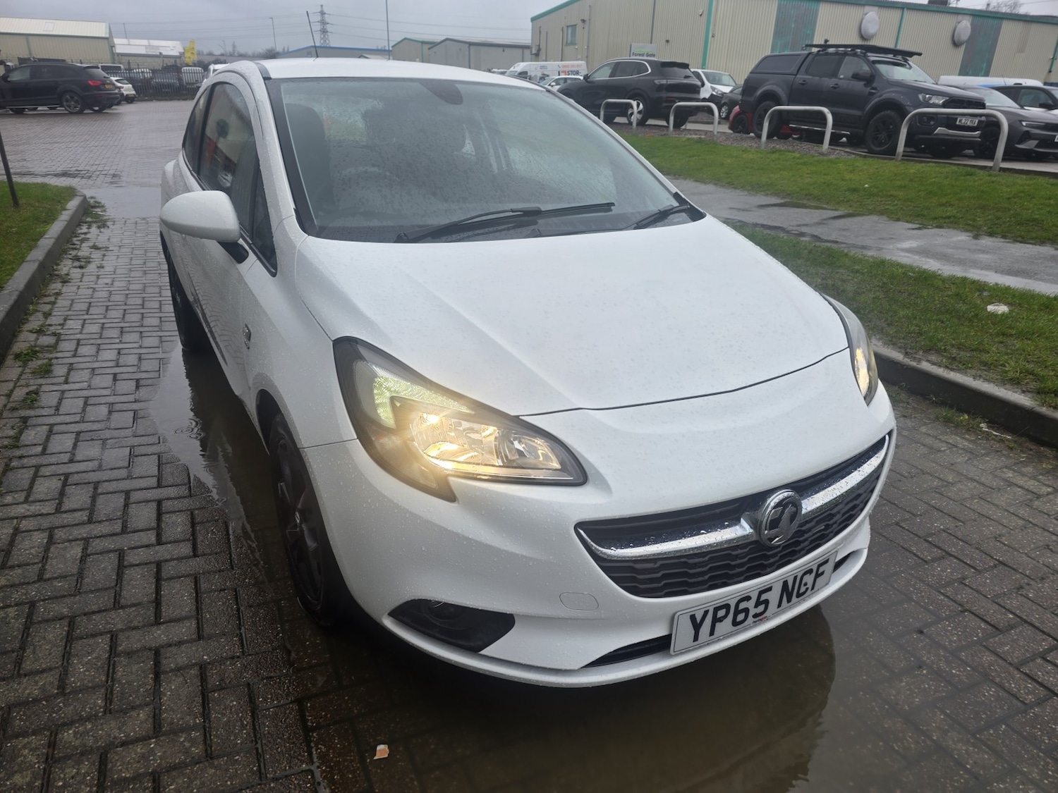 Used Vauxhall Corsa 2015 for sale - 77548161: Photo 2