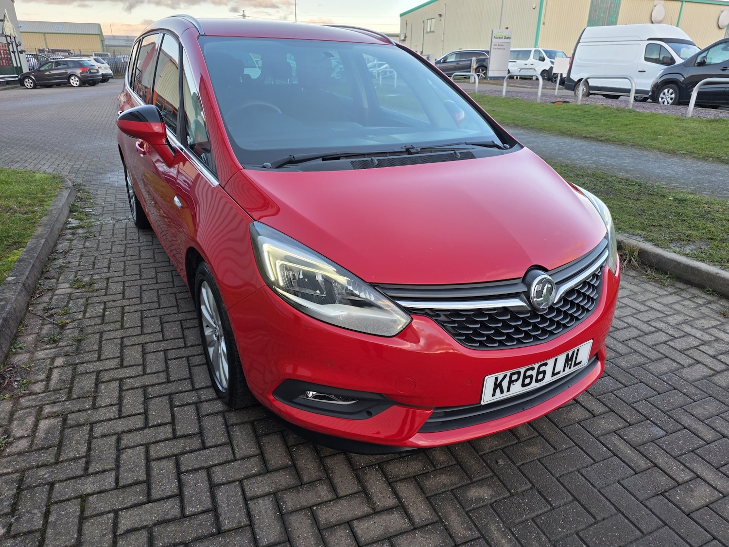 Used Vauxhall Zafira 2016 for sale - 77225244: Photo 2