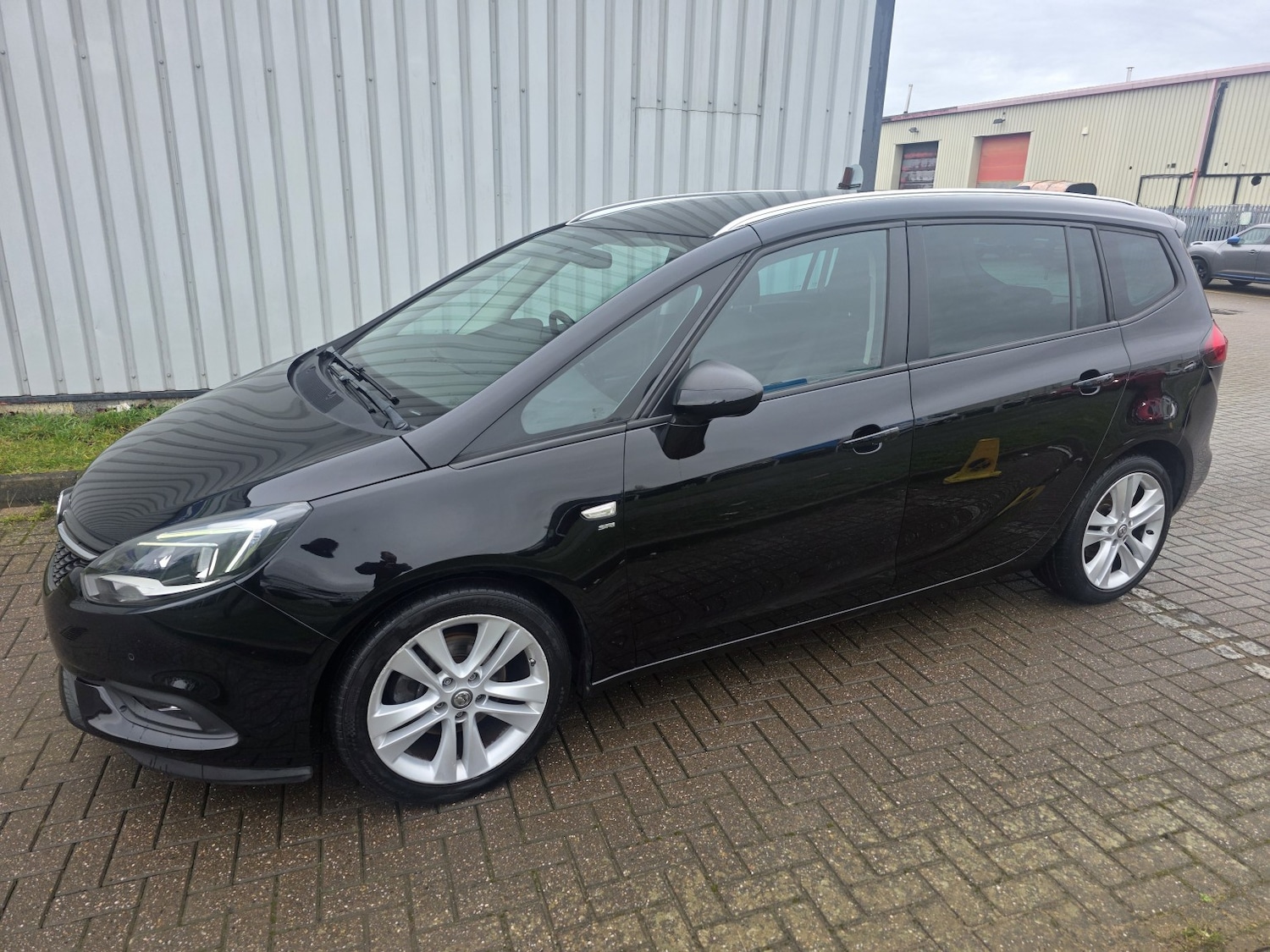 Used Vauxhall Zafira 2017 for sale - 77189362: Photo 6