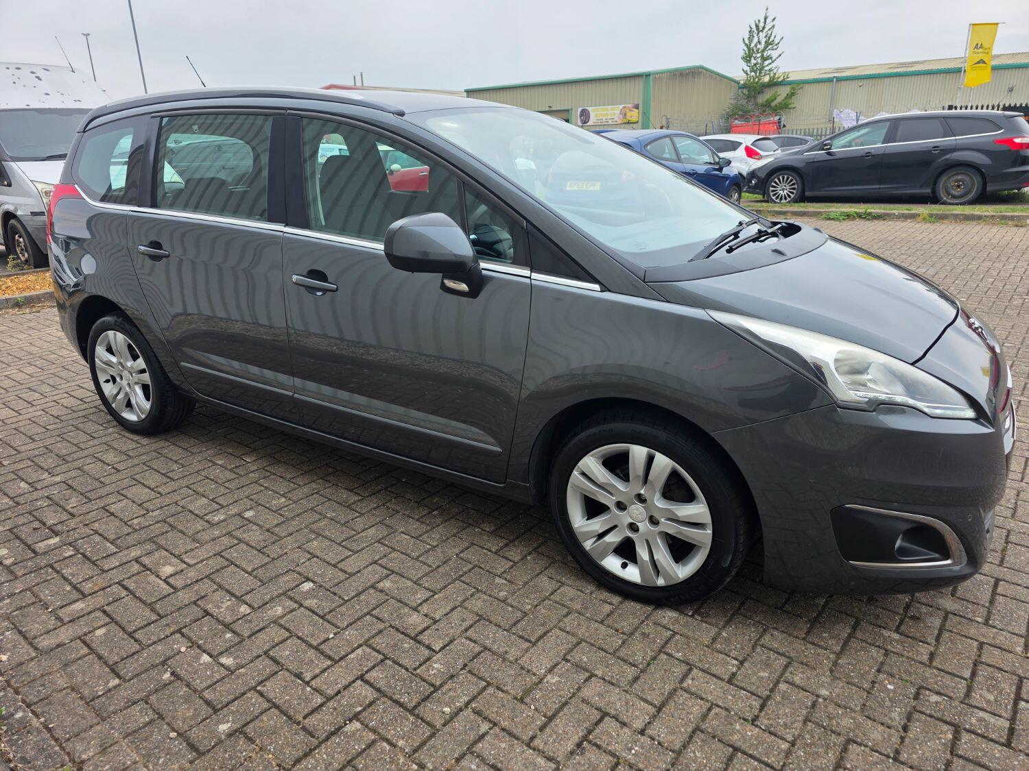 Used Peugeot 5008 2014 for sale - 76794211: Photo 10