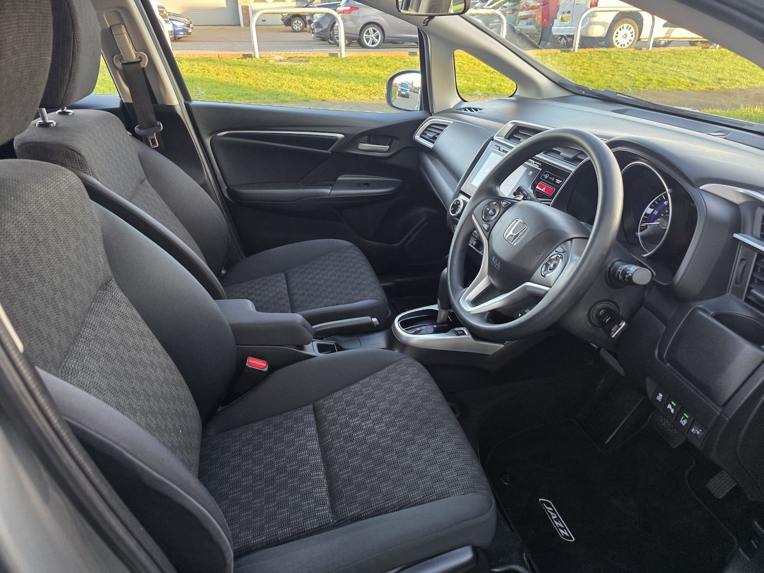 Used Honda Jazz 2015 for sale - 76785105: Photo 12