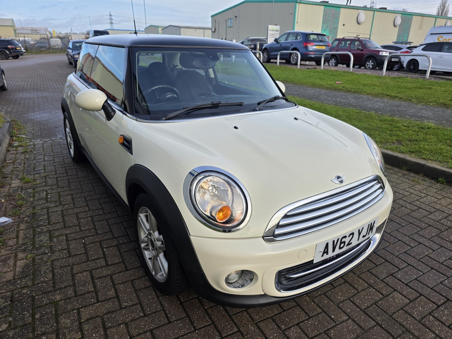 Used MINI Hatch 2012 for sale - 76863918: Photo 2