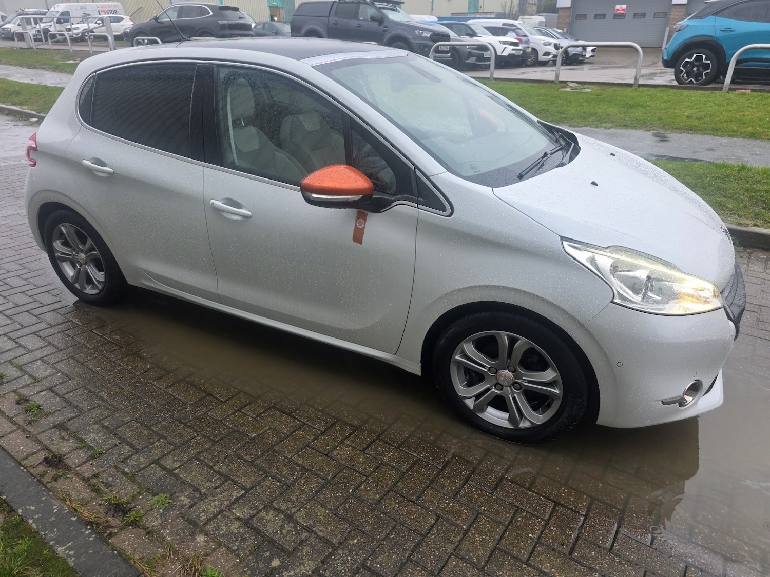 Used Peugeot 208 2015 for sale - 77595309: Photo 10