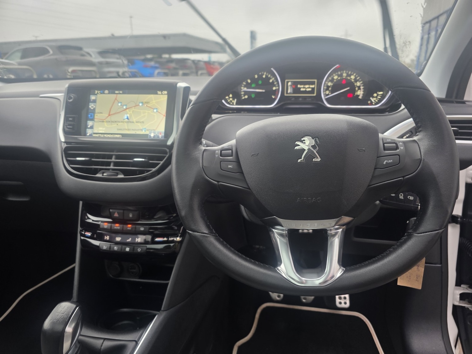 Used Peugeot 208 2015 for sale - 77595309: Photo 12