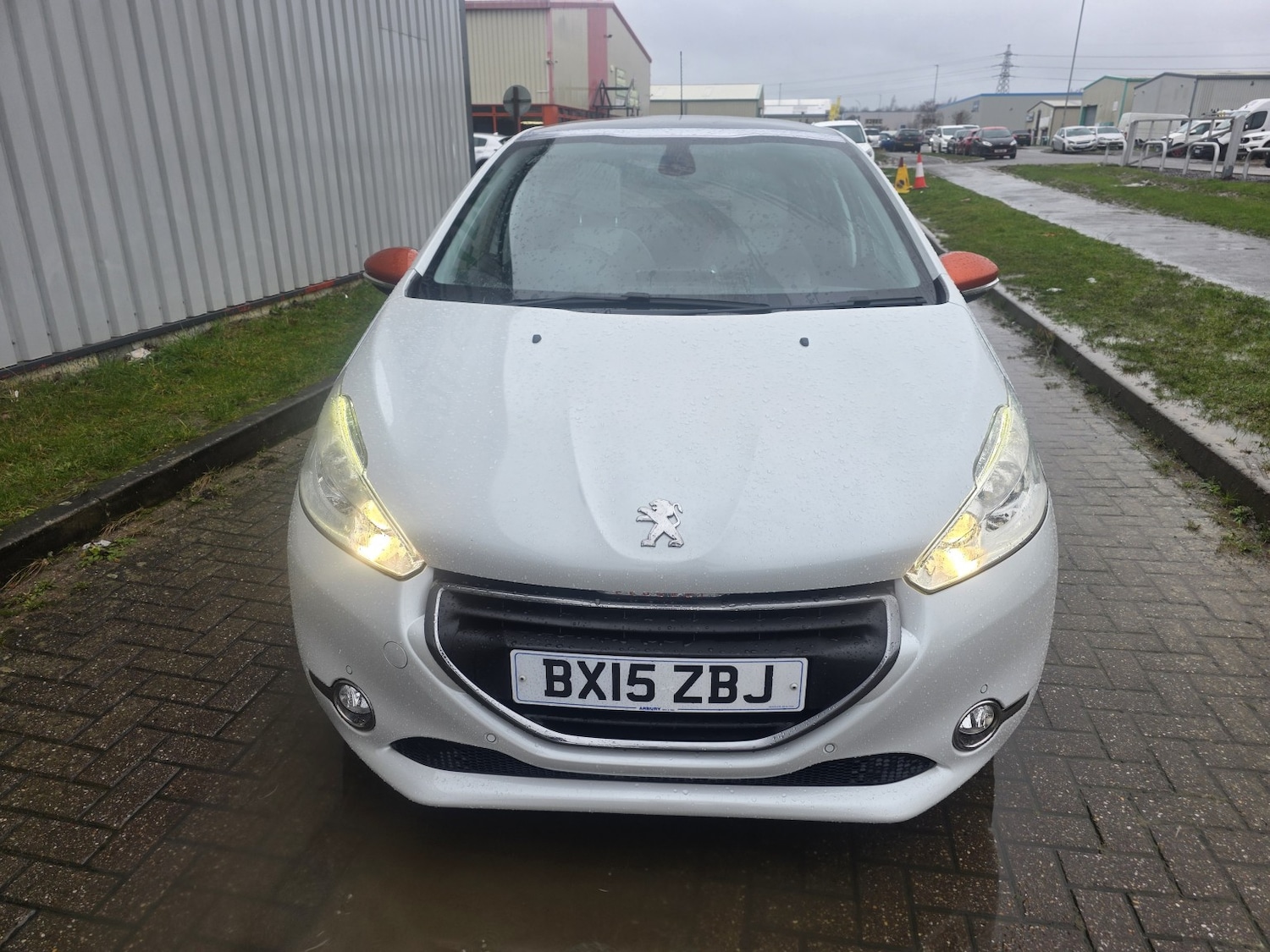 Used Peugeot 208 2015 for sale - 77595309: Photo 4