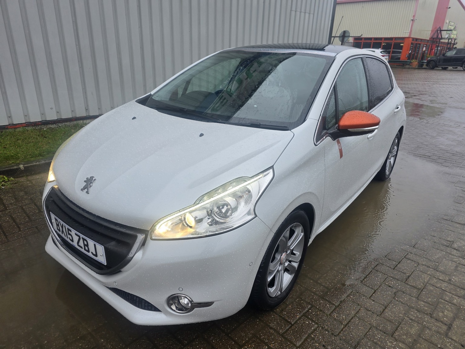 Used Peugeot 208 2015 for sale - 77595309: Photo 5