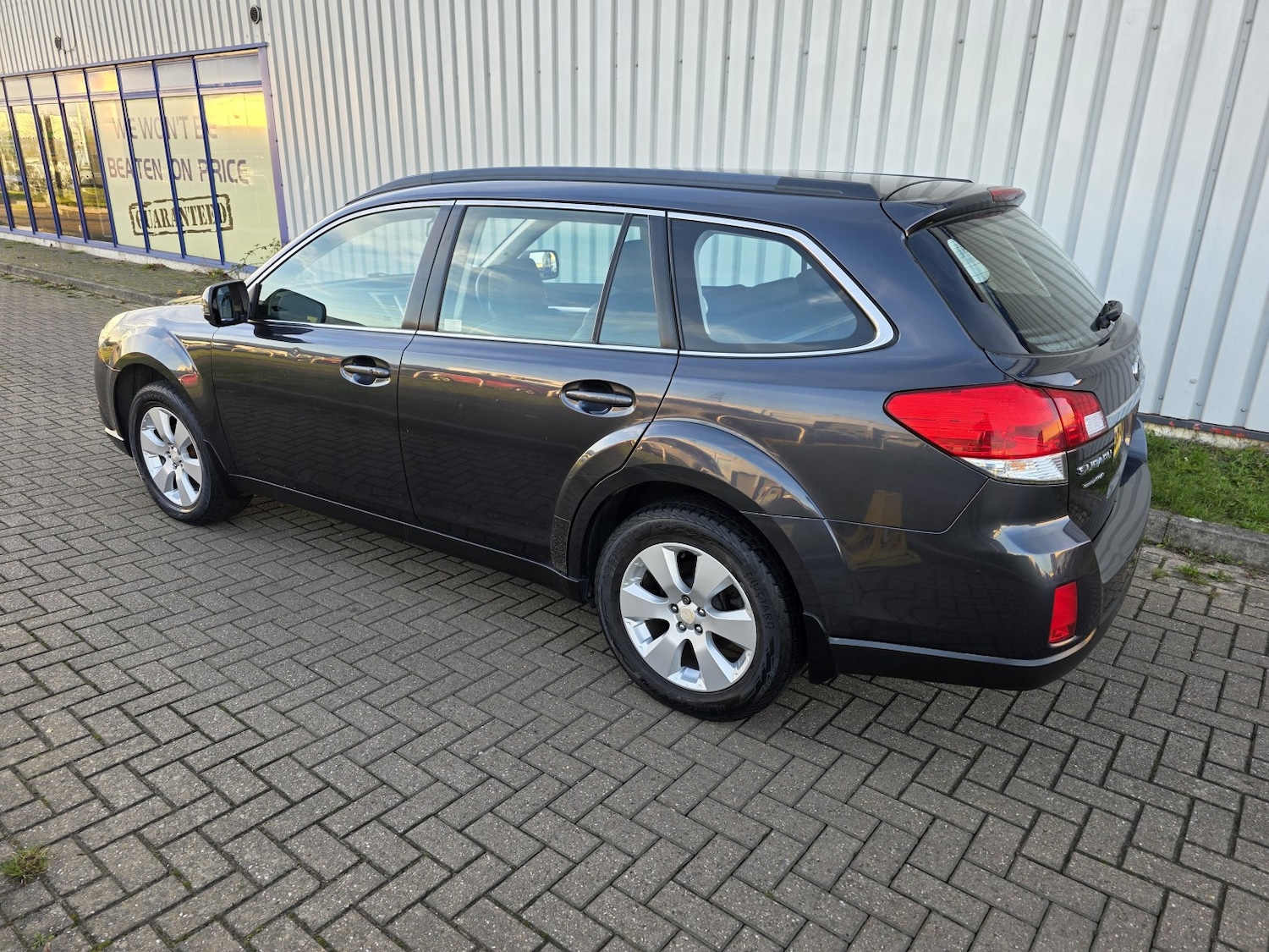 Used Subaru Outback 2010 for sale - 76656151: Photo 8
