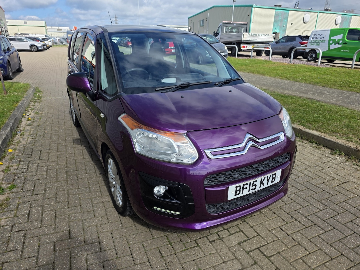 Used Citroen C3 Picasso 2015 for sale - 78084526: Photo 2