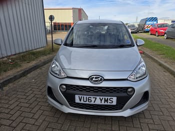 Used Hyundai i10 2017 for sale - 79811627: Photo